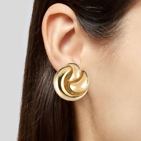 St. John Vintage Gold Knot Clip-on Earrings - Picture 1 of 5
